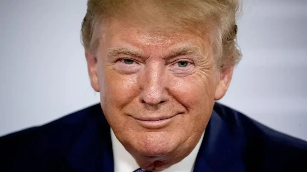 Donald Trump mentre annuncia il ritiro degli Stati Uniti dall'Accordo di Parigi,